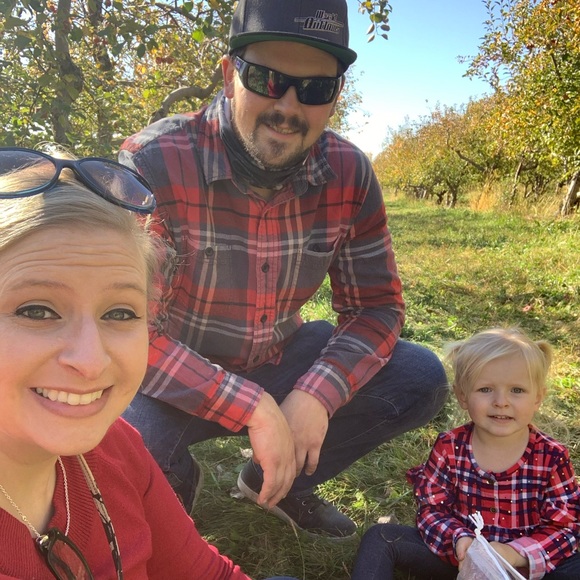 Meet your Posher, Christy - Picture 1 of 1